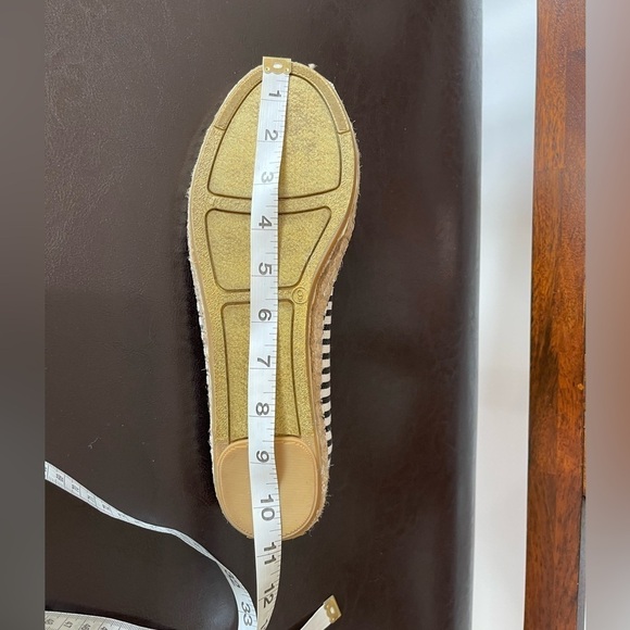 Shangu blank and white stripe new with tag size 9 slip on flats - Picture 11 of 14